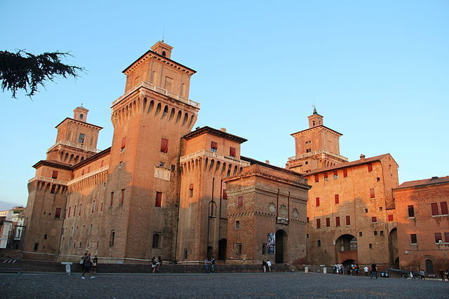 Castello Estense, Fassade