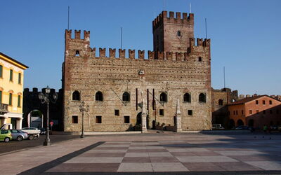 Piazza degli Scacchi, Marostica