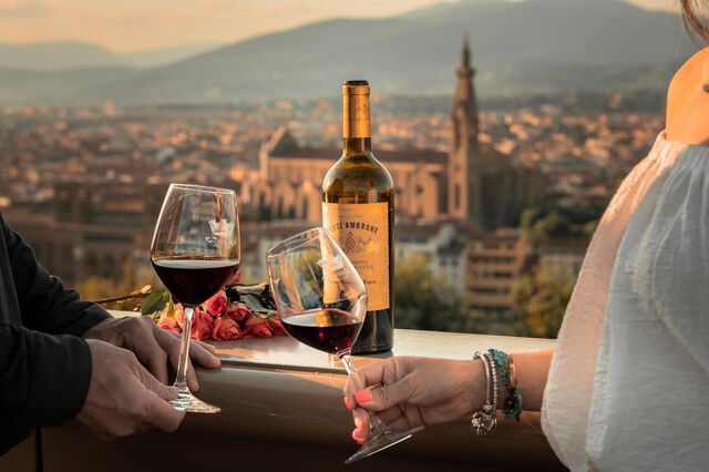 Einen Wein in Florenz genießen