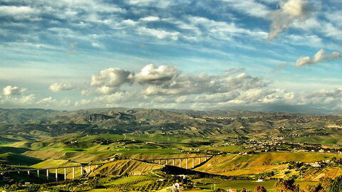 Aussicht von Caltanisetta auf das umliegende Tal