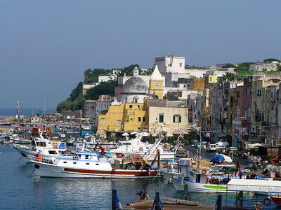 Der Hafen in Procida