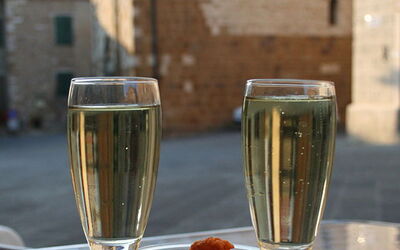 Gläser mit Prosecco