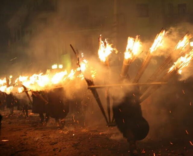 Die Feuerparade von Ndoccata-Agnone