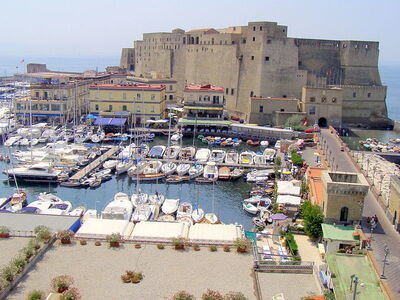 Castel dell'Ovo, Außenbereich