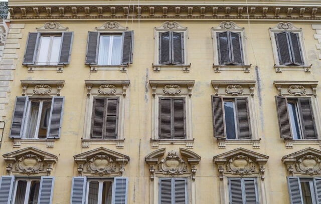 Roma Rm Iro406, Außenfassade