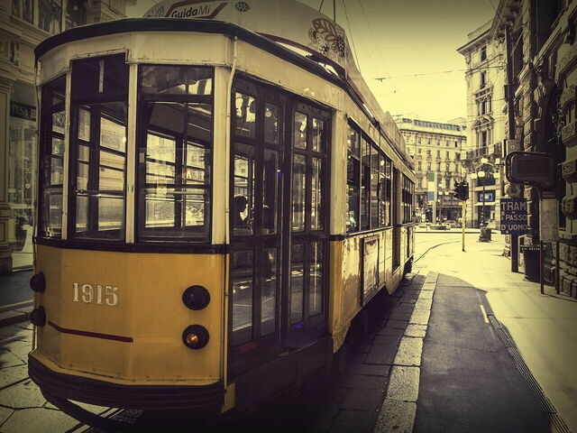 Tram auf den Straßen von Milan