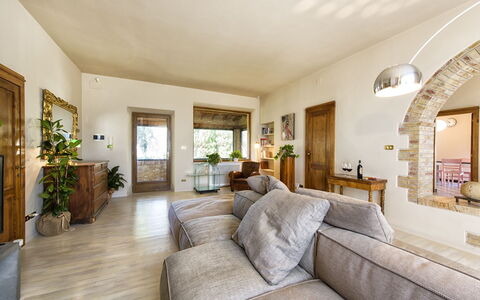 Villa Piazza Della Fortezza: Eigentum, Zimmer, Gebäude, Möbel, Interior Design, Wohnzimmer, Grundeigentum, Haus, Zuhause, Decke