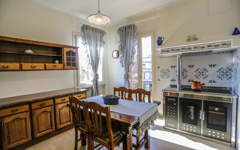 Antonietta: Zimmer, Eigentum, Möbel, Gebäude, Grundeigentum, Interior Design, Haus, Zuhause, Küche, Cabinetry