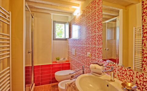 Villa Marietta: Zimmer, Badezimmer, Eigentum, Interior Design, Haus, Grundeigentum, Gebäude, Zuhause, Vorhang, Die Architektur