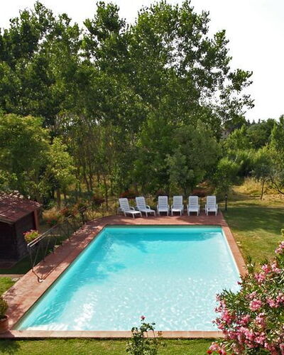 Villa Acacia: Schwimmbad, Eigentum, Natürliche Landschaft, Haus, Baum, Grundeigentum, Estate, Garten, Gebäude, Hinterhof