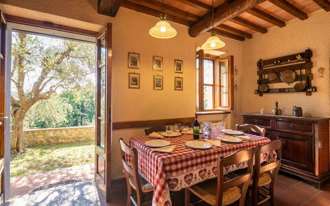 Villa Del Colle: Tabelle, Eigentum, Möbel, Fenster, Gebäude, Holz, Stuhl, Interior Design, Pflanze, Die Architektur