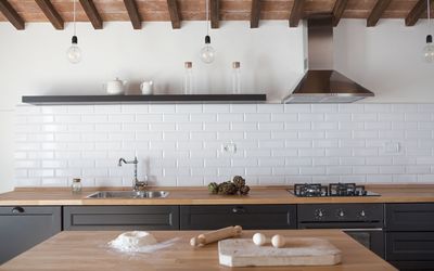 Fienile Quercia 2: Zimmer, Countertop, Eigentum, Küche, Möbel, Interior Design, Fliese, Decke, Fussboden, Gebäude