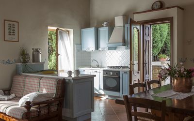 Terrazza Cappella 3: Zimmer, Möbel, Eigentum, Interior Design, Gebäude, Wohnzimmer, Haus, Fussboden, Vorhang, Zuhause