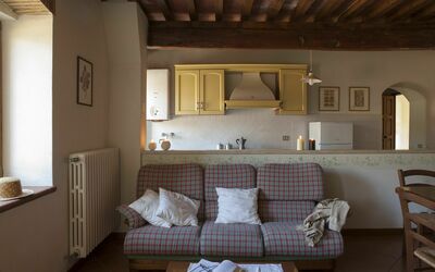 Gelso Proneta 1: Zimmer, Eigentum, Möbel, Gebäude, Interior Design, Wohnzimmer, Haus, Wand, Fussboden, Decke