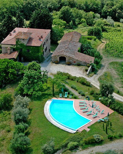 Fattoria Di Quercia Al Poggio: Natürliche Landschaft, Sportveranstaltung, Luftaufnahmen, Vogelperspektive, Landschaft, Estate, Botanischer Garten, Gras, Baum, Fotografie