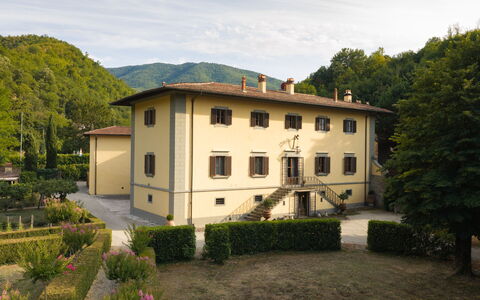 Villa Paola: Estate, Hütte, Hazienda, Garten, Bauernhaus, Landscaping, Villa, Rasen, Garten, Veranda