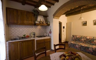 Granaio: Eigentum, Zimmer, Gebäude, Haus, Interior Design, Decke, Möbel, Grundeigentum, Die Architektur, Küche
