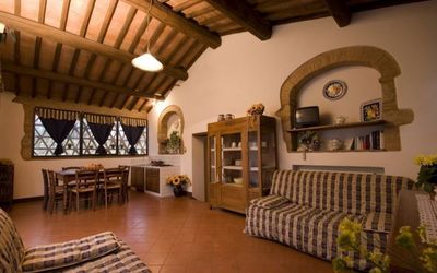 Casa Fienile: Eigentum, Gebäude, Zimmer, Interior Design, Möbel, Decke, Haus, Grundeigentum, Estate, Die Architektur