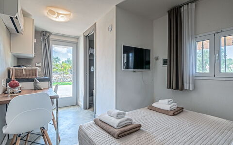 Trulli Itaka: Eigentum, Zimmer, Möbel, Interior Design, Gebäude, Schlafzimmer, Haus, Grundeigentum, Fussboden, Zuhause