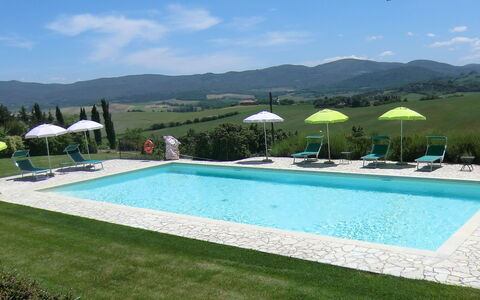 San Martino: Schwimmbad, Eigentum, Gras, Freizeit, Haus, Grundeigentum, Estate, Gebäude, Zuhause, Rasen