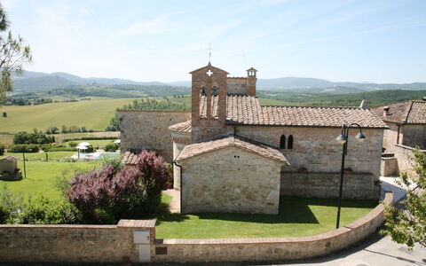 San Martino: Eigentum, Wand, Gebäude, Mittelalterliche Architektur, Ländliches Gebiet, Befestigung, Baum, Landschaft, Die Architektur, Estate
