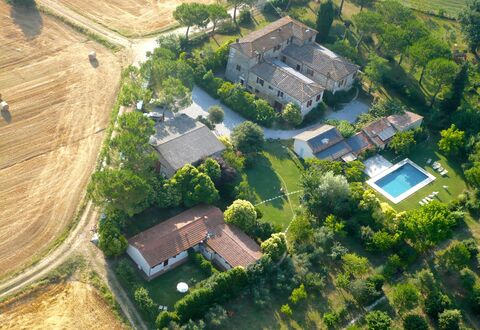 Agriturismo Il Molinello: Luftaufnahmen, Vogelperspektive, Wohngebiet, Urban Design, Eigentum, Vorort, Landschaft, Grundstueck, Estate, Fotografie
