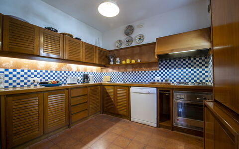 Villa Deli, In Positano, Sea View, Ac: Cabinetry, Countertop, Gebäude, Küche, Interior Design, Haus, Holz, Herd, Die Architektur, Küchengerät