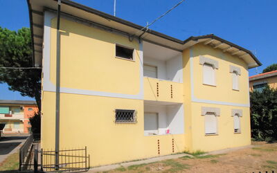 Rosolina Mare 500: Eigentum, Haus, Wohngebiet, Die Architektur, Gebäude, Nachbarschaft, Grundeigentum, Gelb, Zuhause, Fassade
