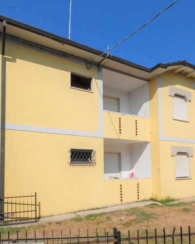 Rosolina Mare 500: Eigentum, Haus, Wohngebiet, Die Architektur, Gebäude, Nachbarschaft, Grundeigentum, Gelb, Zuhause, Fassade