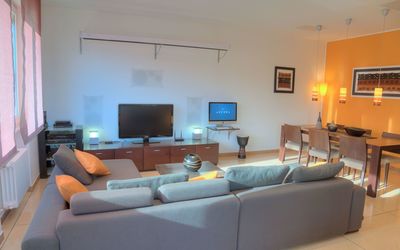 Vip Suite Apartment: Zimmer, Eigentum, Möbel, Wohnzimmer, Interior Design, Gebäude, Fussboden, Haus, Grundeigentum, Wand