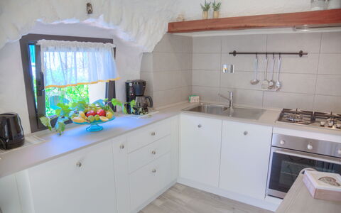 House of Stone - Deglio Faraldi: Eigentum, Zimmer, Küche, Möbel, Cabinetry, Countertop, Gebäude, Haus, Interior Design, Fussboden