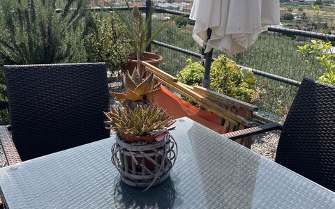 Casa Ilaria - Diano Marina: Möbel, Stuhl, Gartenmöbel, Tabelle, Tisch Im Freien, Schatten, Restaurant, Küche & Esszimmer Tisch, Kaffetisch, Balkon