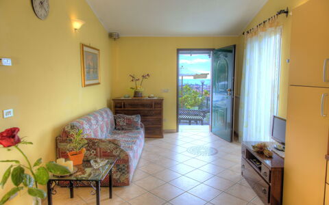 Casa Ilaria - Diano Marina: Zimmer, Eigentum, Gebäude, Möbel, Fussboden, Haus, Grundeigentum, Interior Design, Wohnzimmer, Zuhause