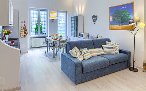 Casa Mary - Levanto: Möbel, Interior Design, Couch, Flooring, Fussboden, Zimmer, Holz, Tabelle, Wohnzimmer, Decke