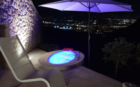 Casa Farfalla: Schwimmbad, Nacht, Resort, Gartenmöbel, Mitternacht, Hotel, Landschaft Beleuchtung, Eco Hotel