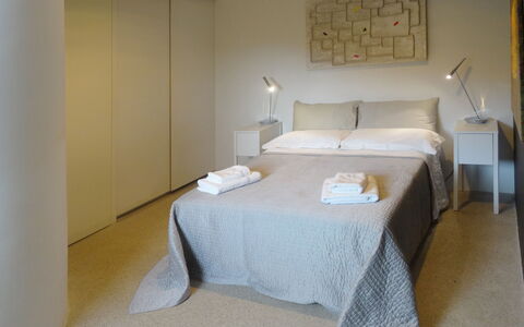 Casa Farfalla: Möbel, Interior Design, Wand, Fussboden, Flooring, Schlafzimmer, Bett, Holz, Zimmer, Decke