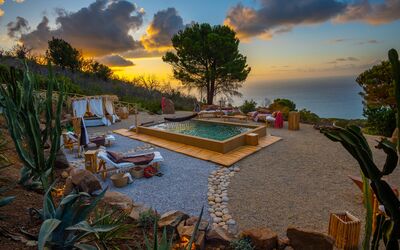 Terre Di Bea Cottage By The Sea Cefalu': Wolke, Himmel, Pflanze, Wasser, Daytime, Natur, Natürliche Landschaft, Baum, Gartenmöbel, Gewässer