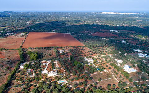 Villa Cristina: Himmel, Natürliche Landschaft, Grundstueck, Urban Design, Baum, Einfach, Wohngebiet, Landschaft, Stadt