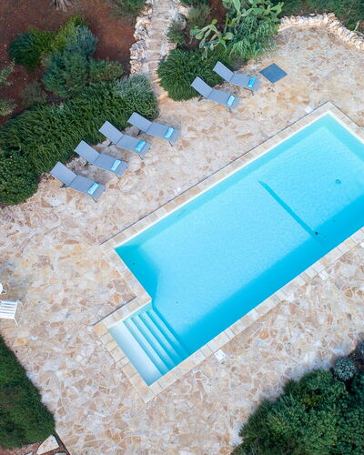 Villa Cristina: Wasser, Pflanze, Schwimmbad, Rechteck, Gartenmöbel, Grundstueck, Gewässer, Gras, Urban Design, Eigentumswohnung