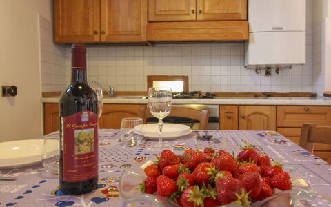La Casa del Nonno: Geschirr, Essen, Flasche, Drinkware, Obst, Zutat, Produzieren, Möbel, Servierware