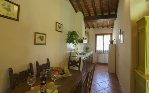 Villa le Balze: Möbel, Interior Design, Flooring, Decke, Küche & Esszimmer Tisch, Tabelle, Fussboden, Zimmer, Esszimmer, Stuhl