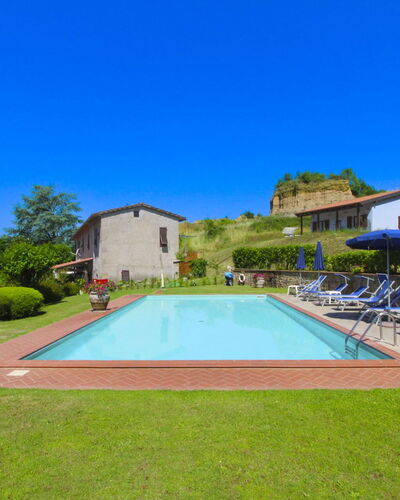 Villa le Balze: Schwimmbad, Menschliche Siedlung, Hütte, Estate, Bauernhaus, Hazienda, Eco Hotel, Resort, Dorf, Villa