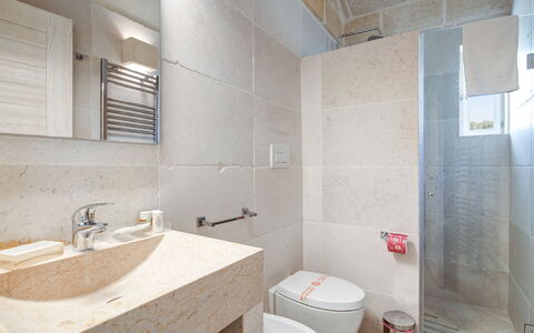 Il Casalino - Corte dei Messapi: Armatur, Zapfhahn, Eigentum, Sinken, Bad Sink, Badezimmer, Interior Design, Die Architektur, Spiegel