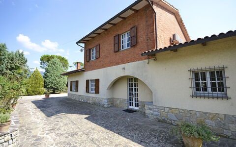 Villa Mimosa: Eigentum, Gebäude, Haus, Grundeigentum, Zuhause, Villa, Fassade, Estate, Die Architektur, Hütte
