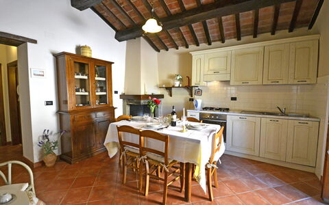 Casa i Pini: Zimmer, Gebäude, Eigentum, Möbel, Küche, Interior Design, Decke, Haus, Fussboden, Cabinetry