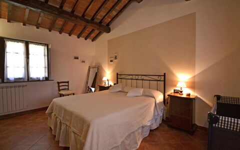 Casa i Pini: Schlafzimmer, Bett, Zimmer, Möbel, Eigentum, Bettdecke, Bettrahmen, Gebäude, Bedding, Interior Design