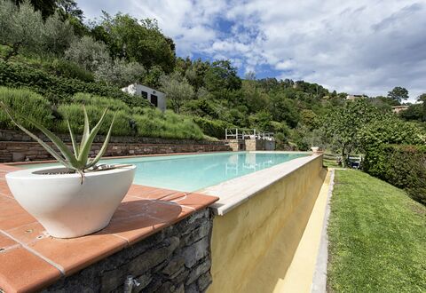 Villa Del Sole: Eigentum, Grundeigentum, Schwimmbad, Haus, Urlaub, Baum, Villa, Gebäude, Estate, Hinterhof