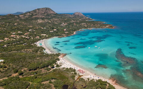 Dalila: Wasser, Himmel, Azurblau, Natürliche Landschaft, Küsten Und Ozeanische Forms, Baum, Berg, Landschaft, Landspitze, Strand