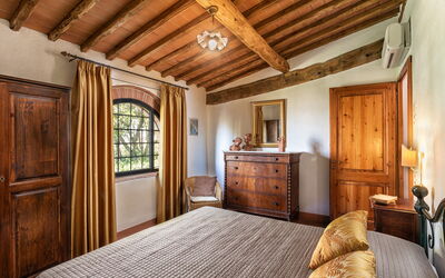 agriturismo-la-papessa-chianti-san-donato-farmhouse-ibisco-bedroom