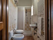 villino-bazzani-casole-d'elsa-multiproperty-appartamento-bazzani-3-bathroom